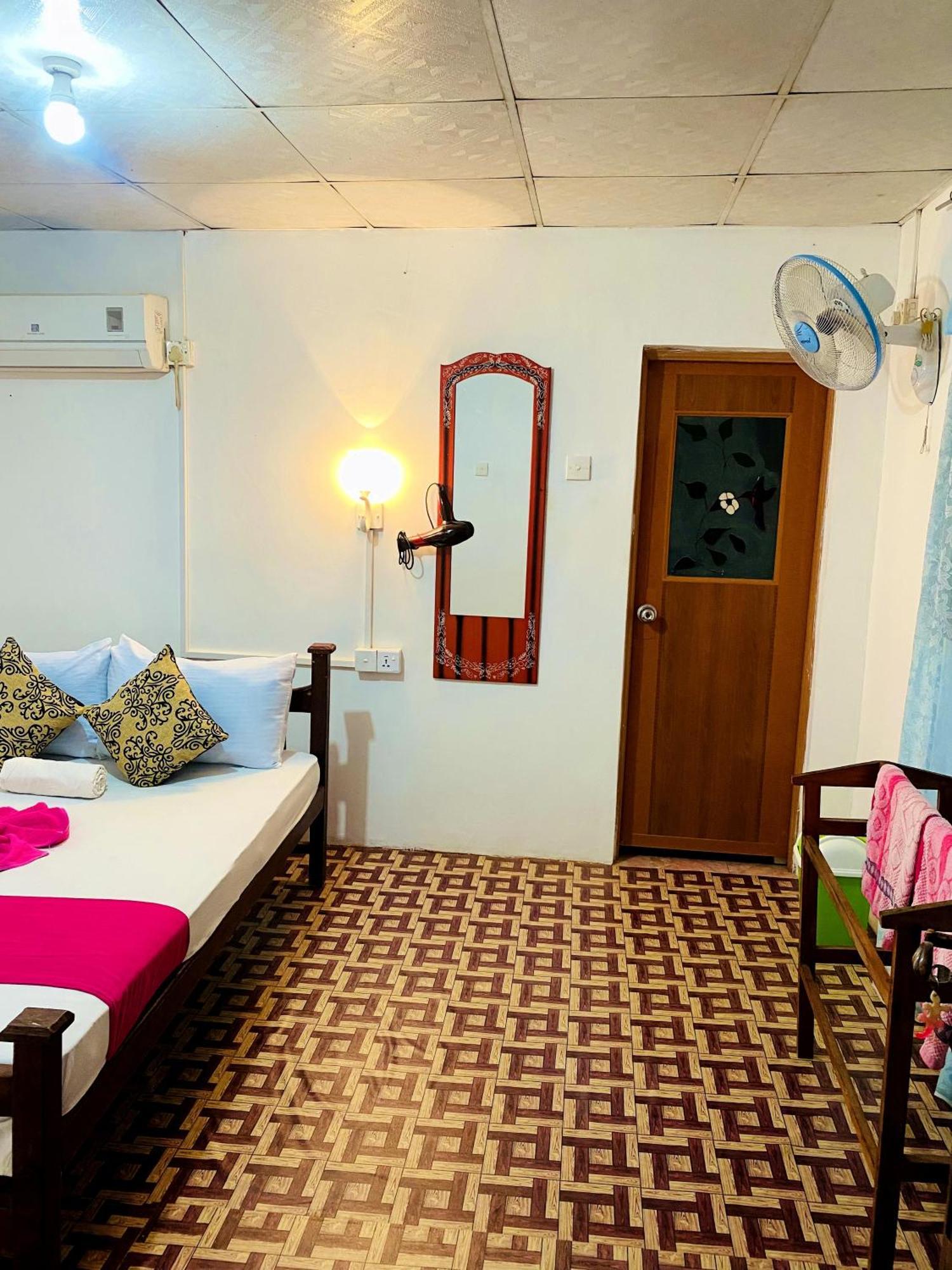 Sigiri Lakshan Home Stay Sigiriya Buitenkant foto